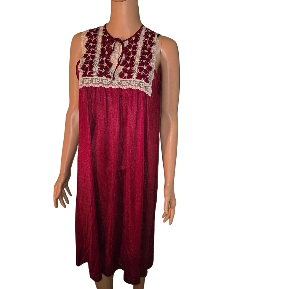Vintage Gossard Artemis Nightgown Medium Red Lace Trim Tie Neck Lingerie‎
